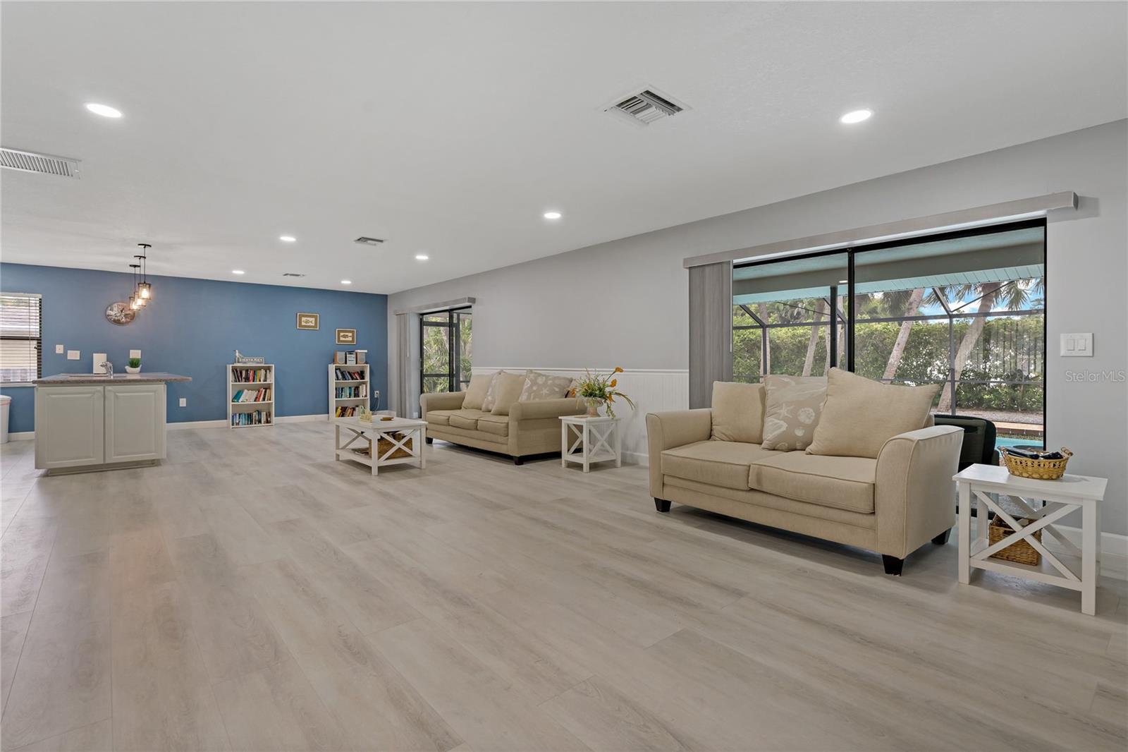 SIESTA BEACH - Residential