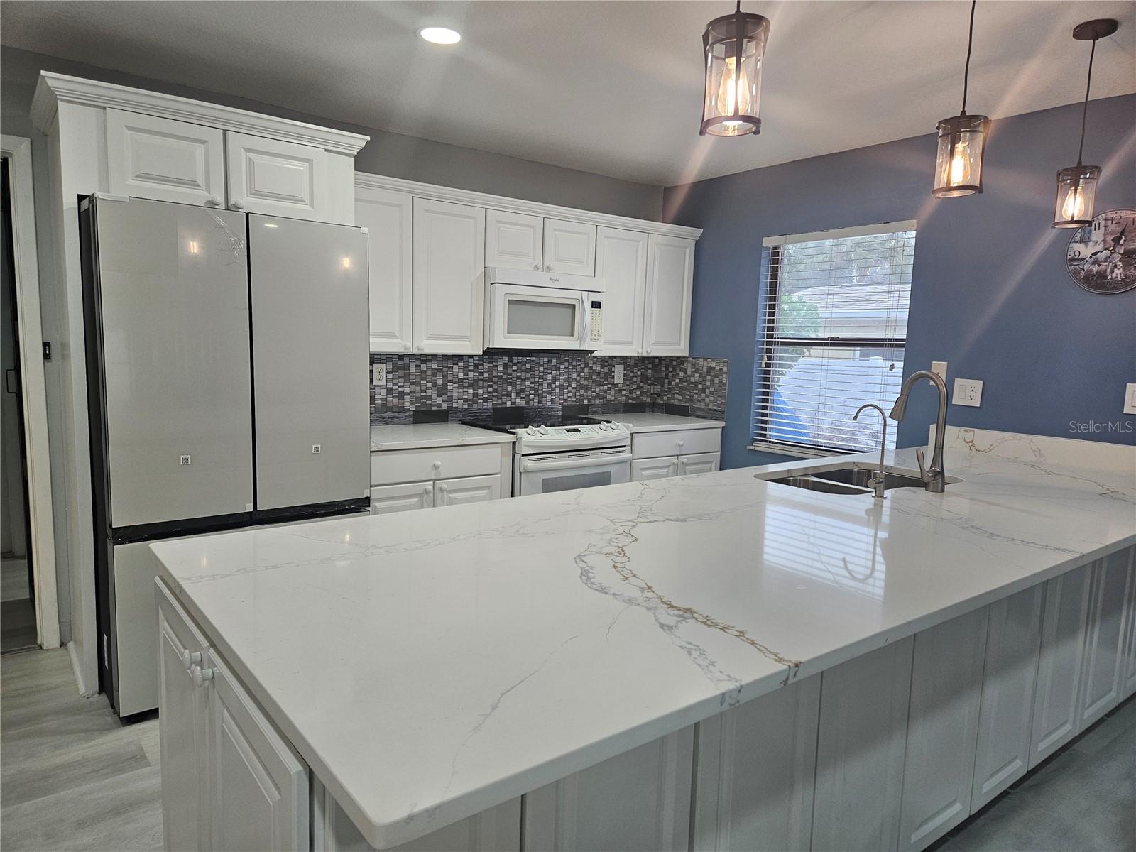 SIESTA BEACH - Residential