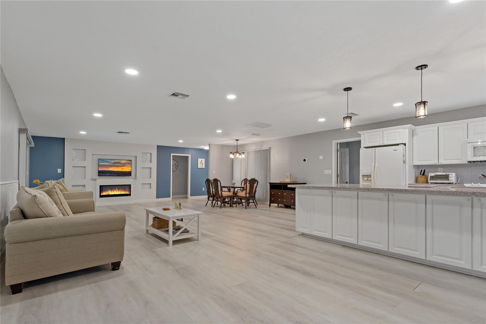 SIESTA BEACH - Residential