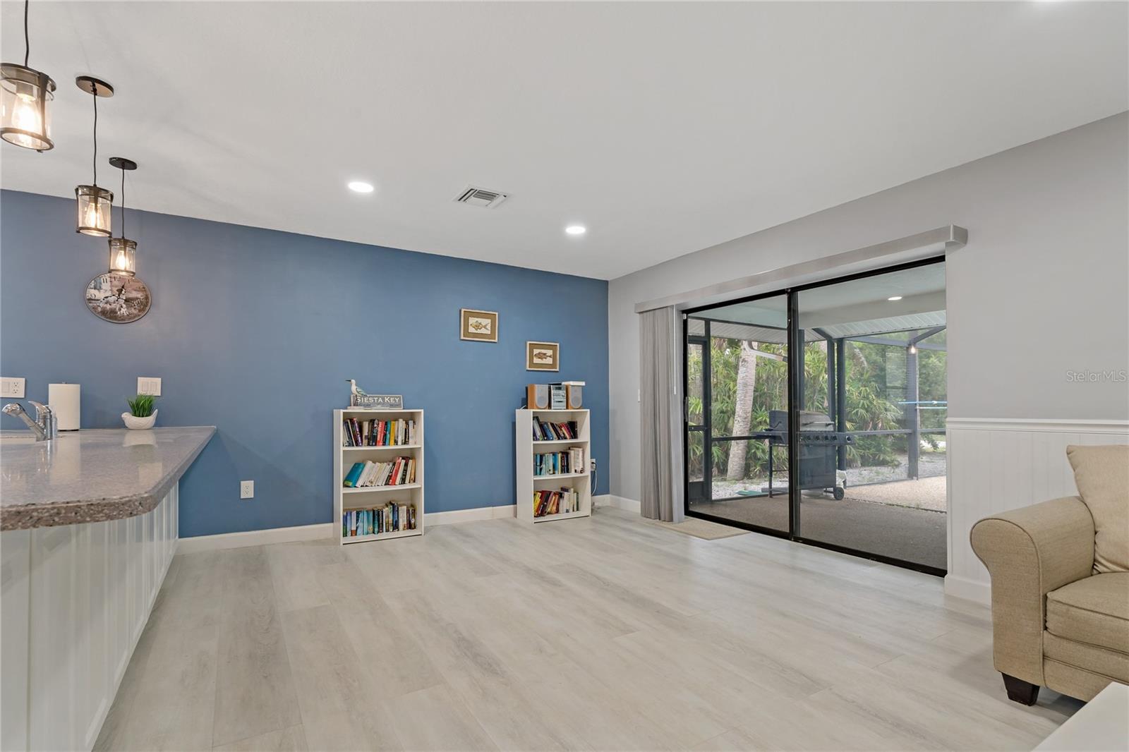 SIESTA BEACH - Residential