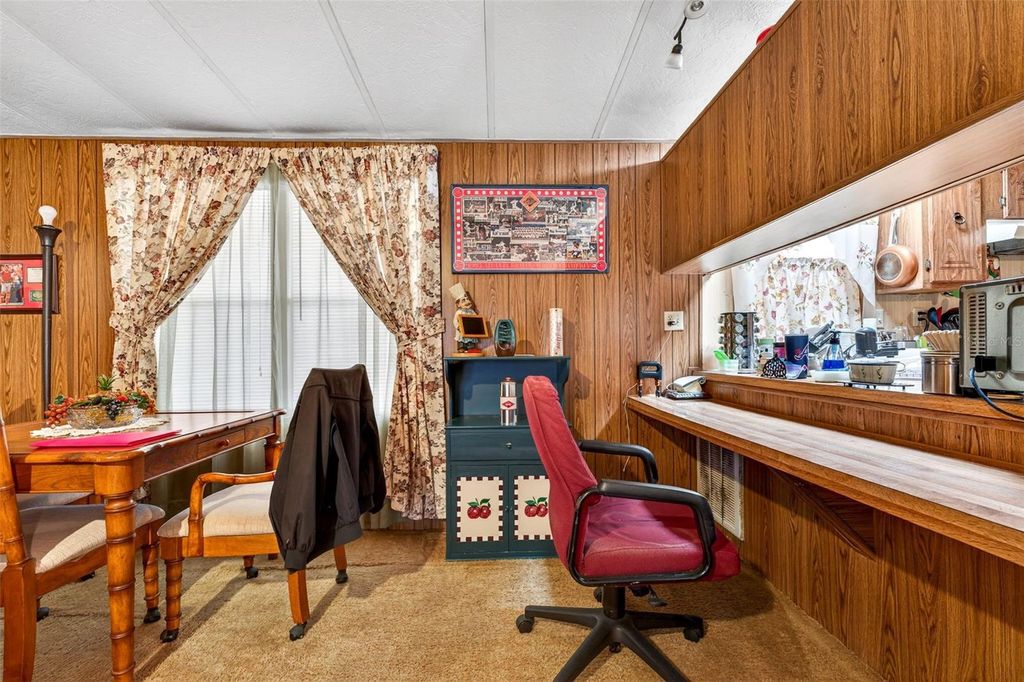 Photo of 10510 Bay Hills Circle, Thonotosassa, FL 33592 (MLS # TB8488523)