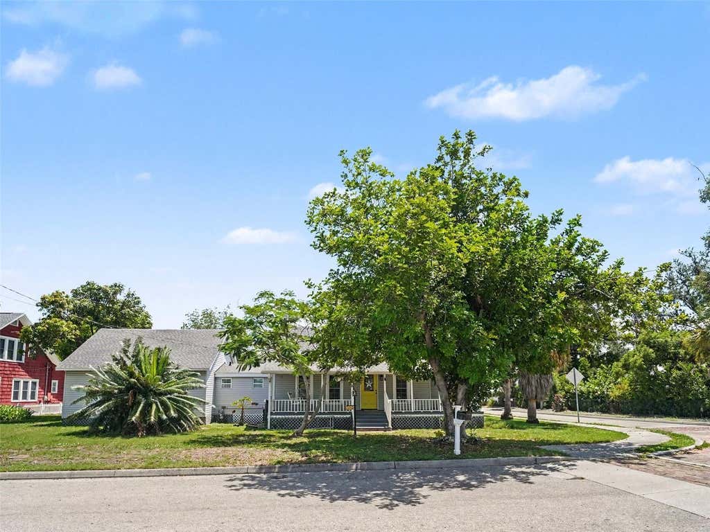 Photo of 502 7th Avenue W, Palmetto, FL 34221 (MLS # TB8539476)