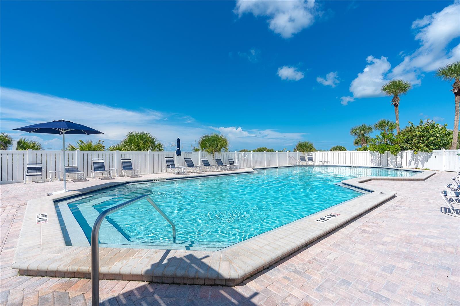 BEACH VILLAS BLDG 37 - Residential