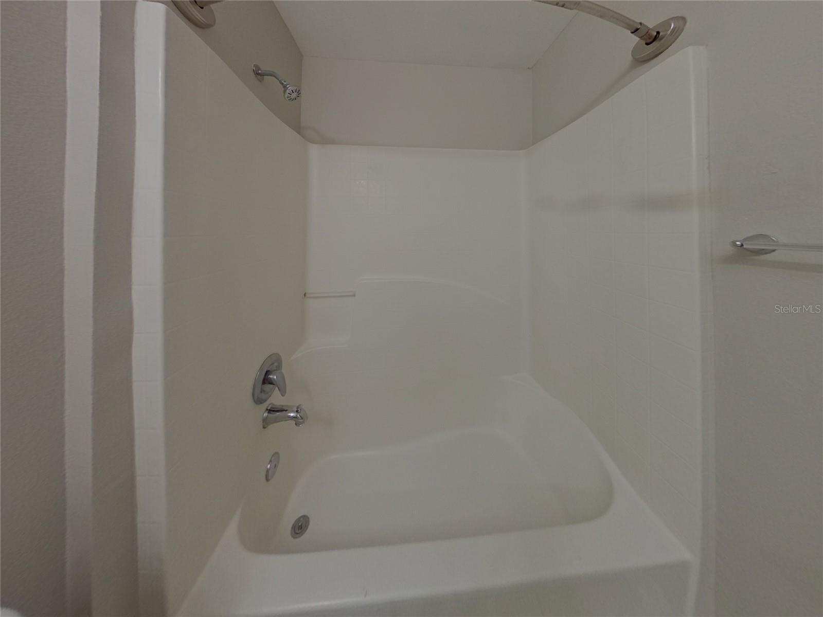 SARATOGA PARK PH 2 - Residential Lease