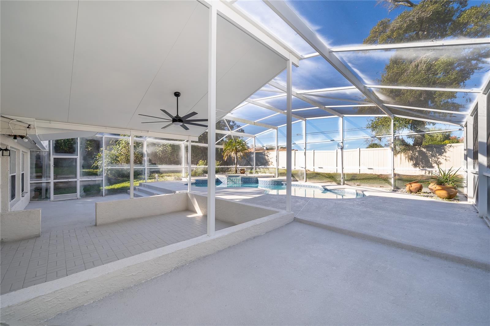 LEXINGTON CLUB - Residential