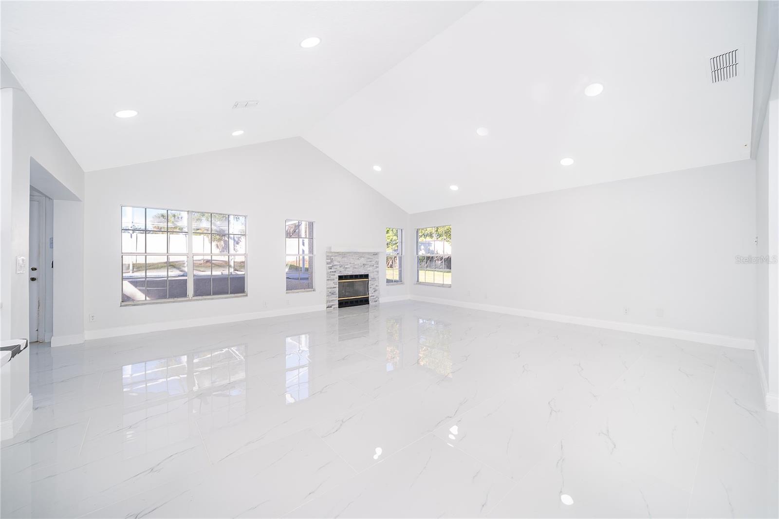 LEXINGTON CLUB - Residential