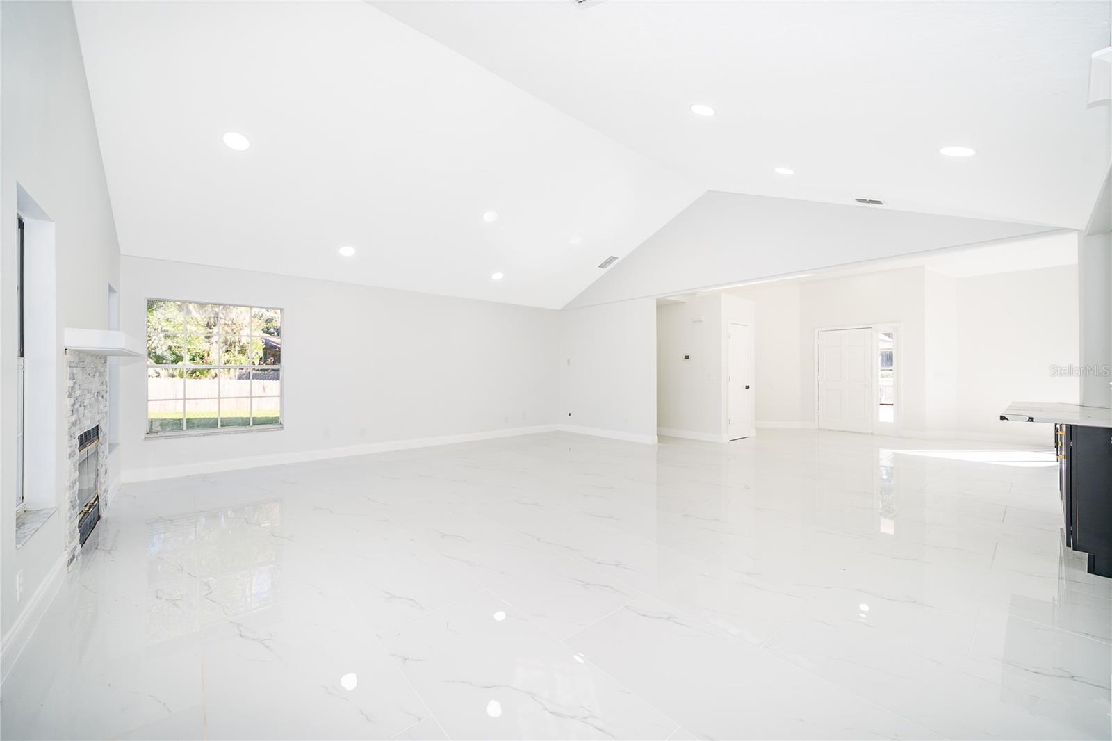 LEXINGTON CLUB - Residential