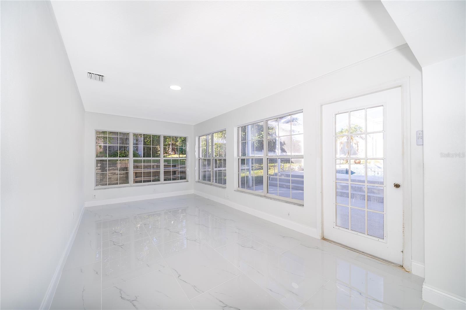 LEXINGTON CLUB - Residential