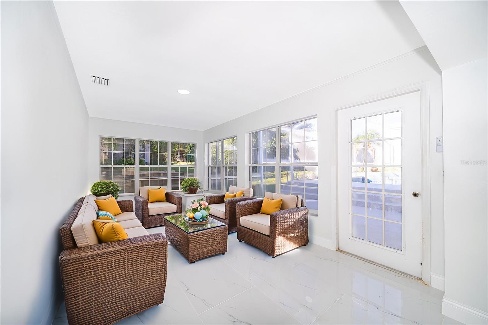 LEXINGTON CLUB - Residential