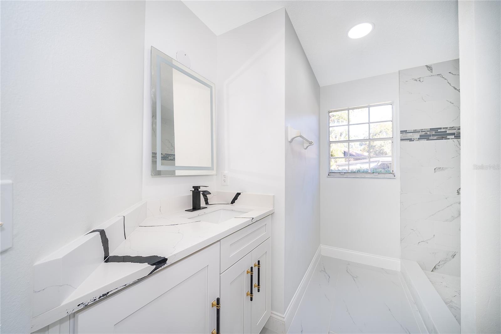 LEXINGTON CLUB - Residential