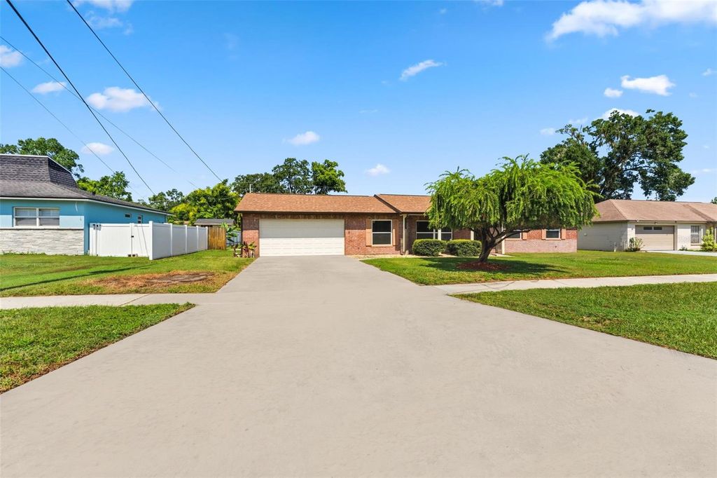 Photo of 808 Bama Road, Brandon, FL 33511 (MLS # TB8427352)