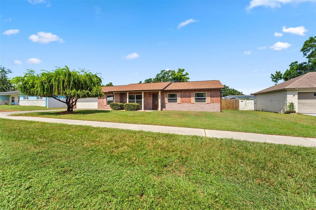 Photo of 808 Bama Road, Brandon, FL 33511 (MLS # TB8427352)
