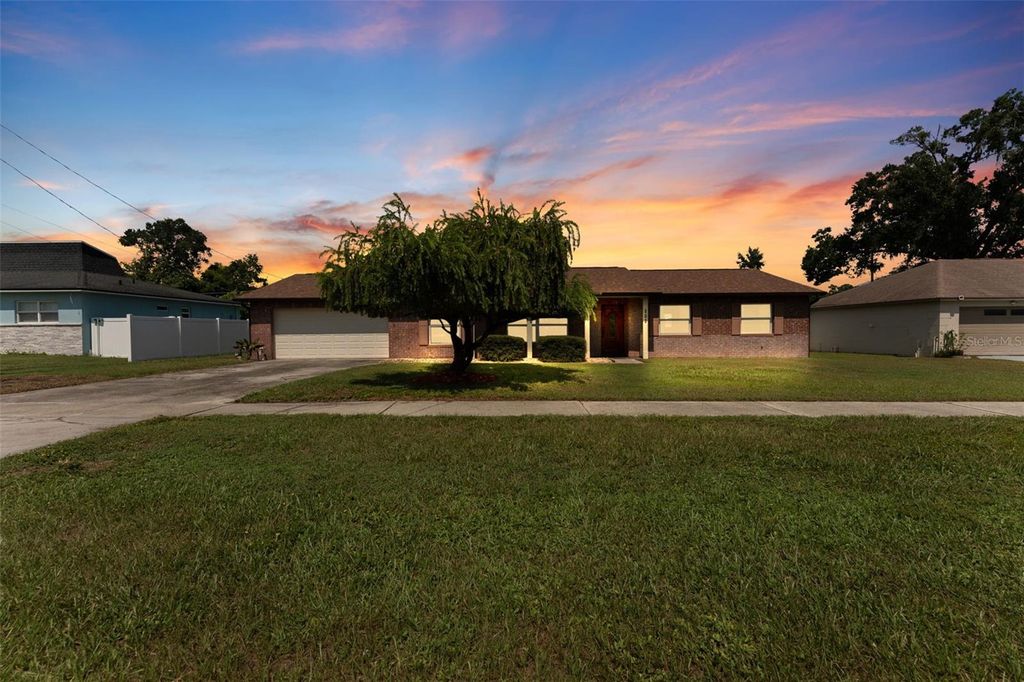 Photo of 808 Bama Road, Brandon, FL 33511 (MLS # TB8427352)