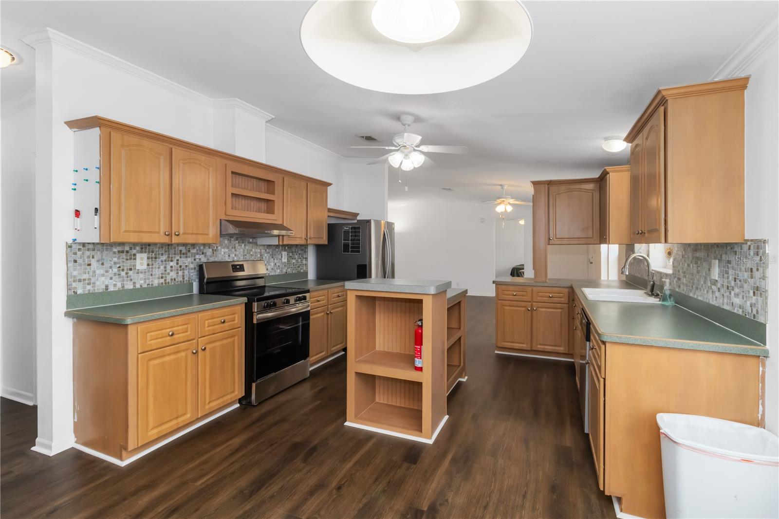 PRITCHER MANOR UNIT 1 - Residential