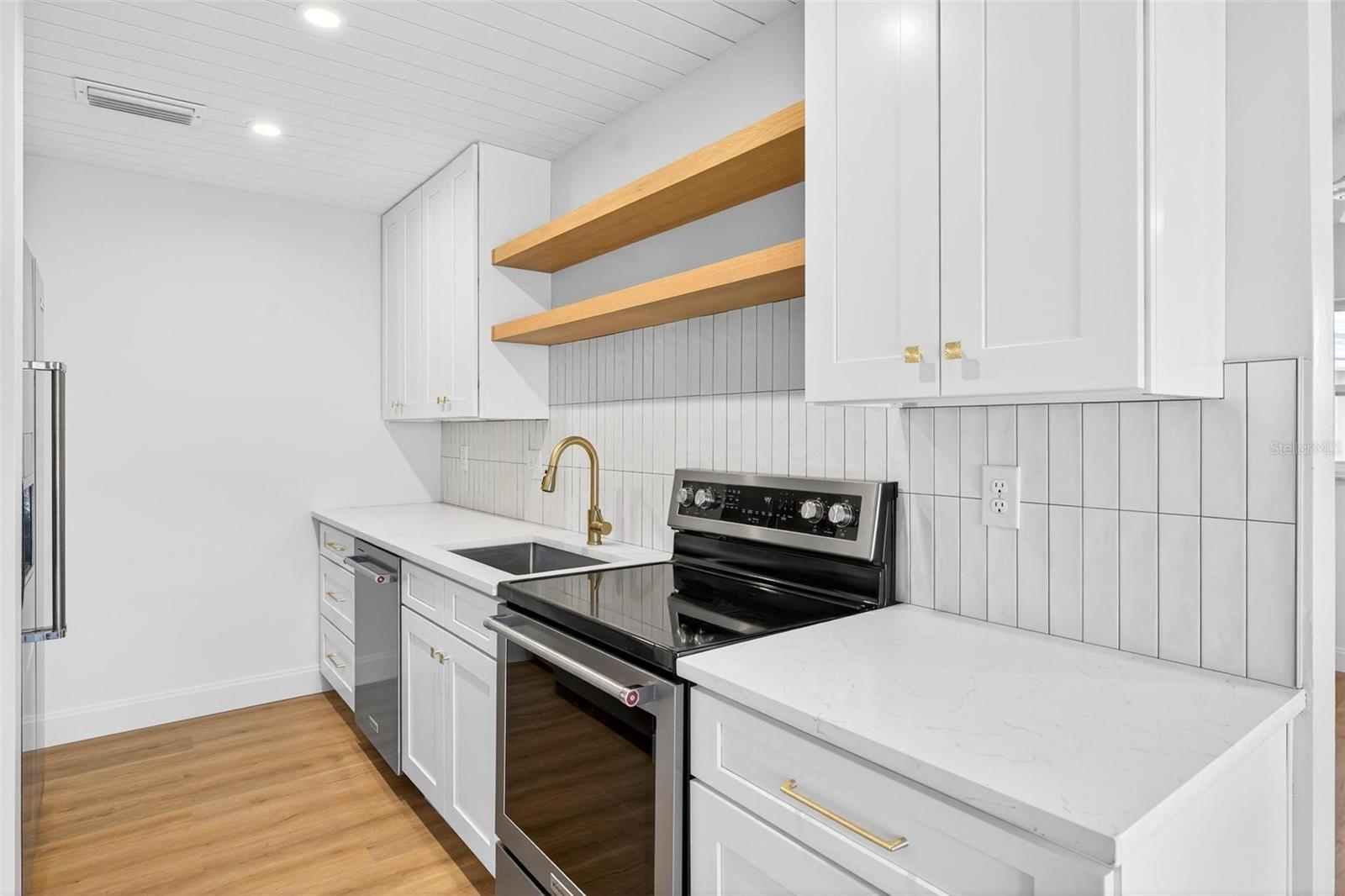 CASTLE PLACE - Residential Income