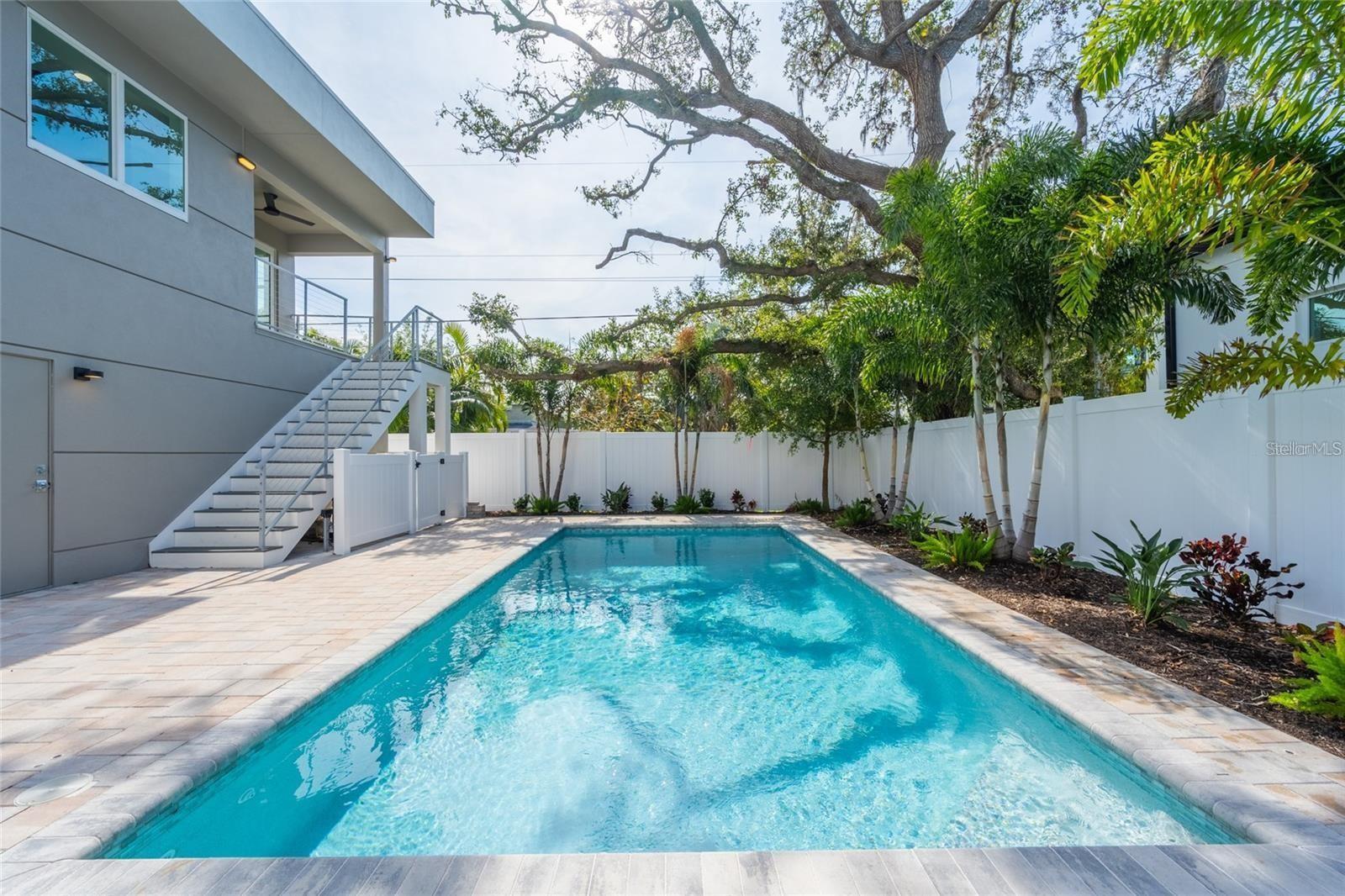 RUSTIC LODGE - Residential