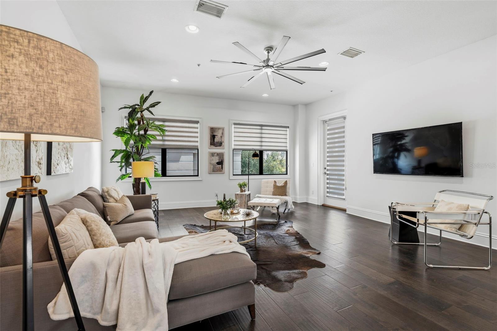 DELMAR TWNHMS - Residential