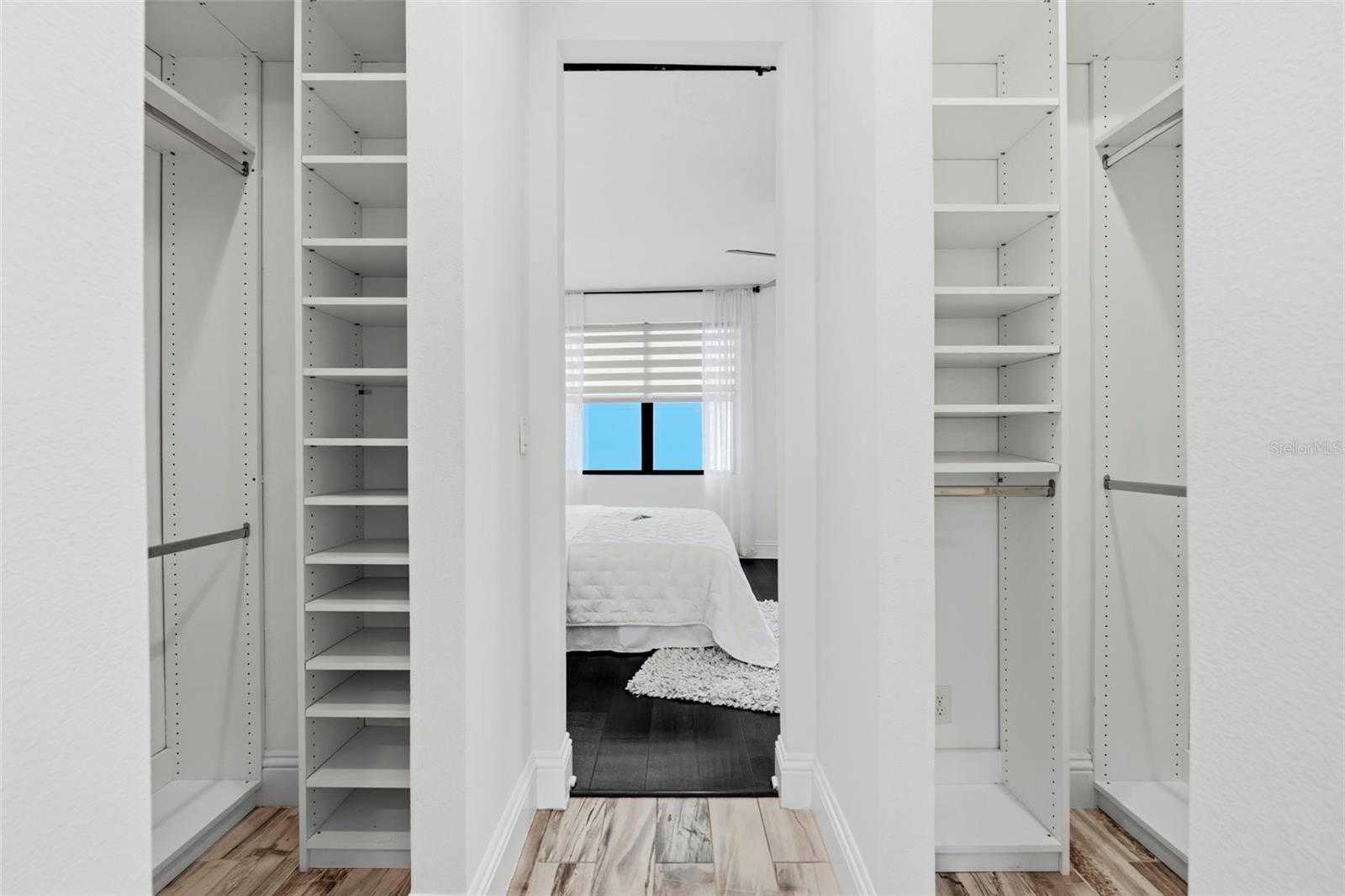 DELMAR TWNHMS - Residential