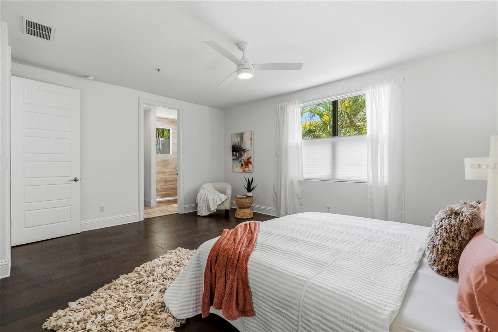 DELMAR TWNHMS - Residential
