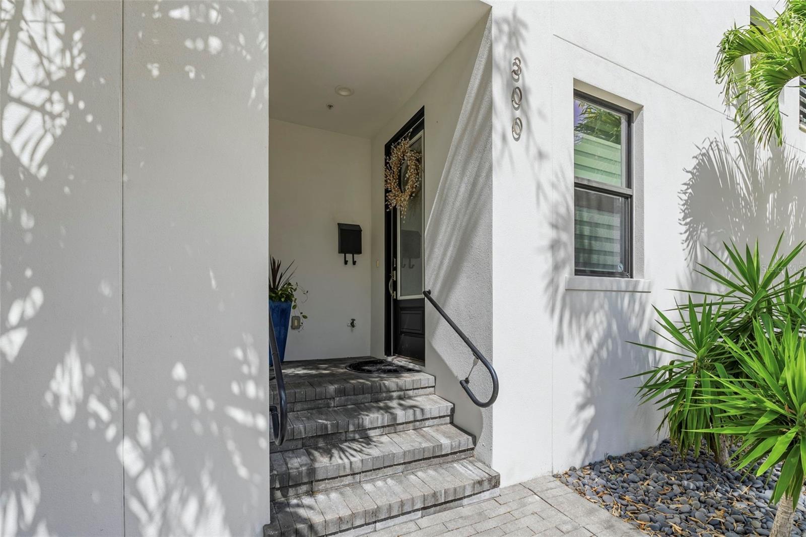 DELMAR TWNHMS - Residential