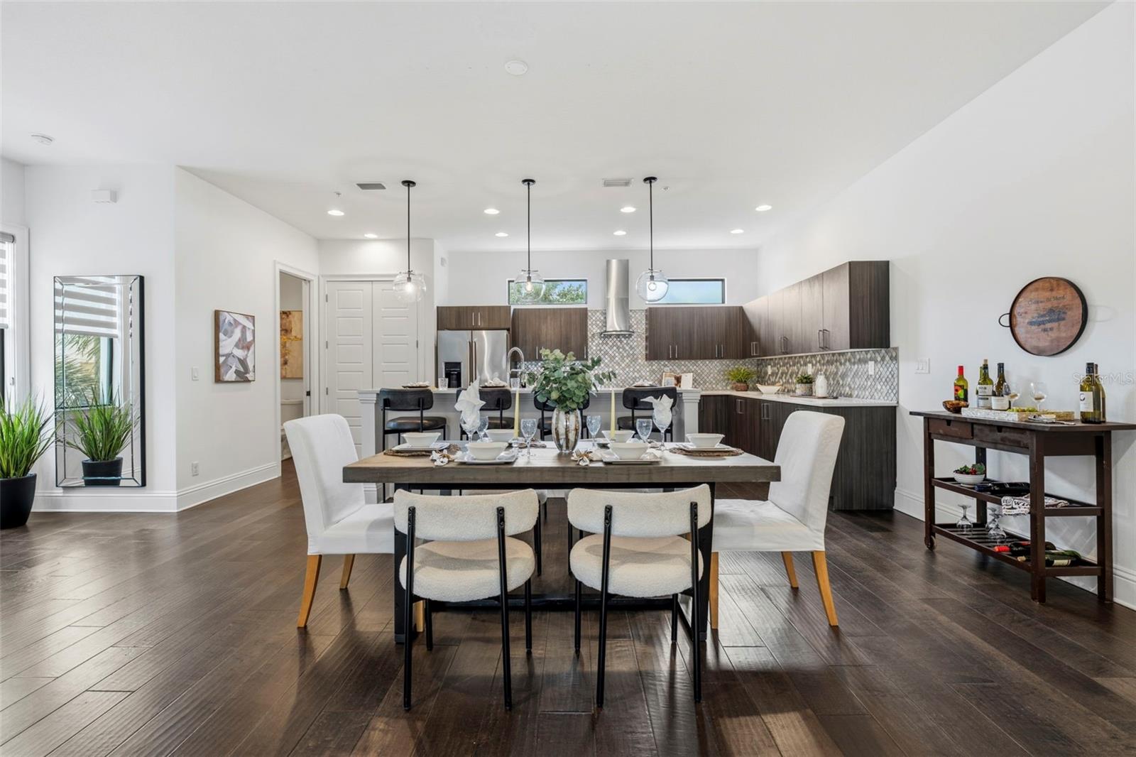 DELMAR TWNHMS - Residential