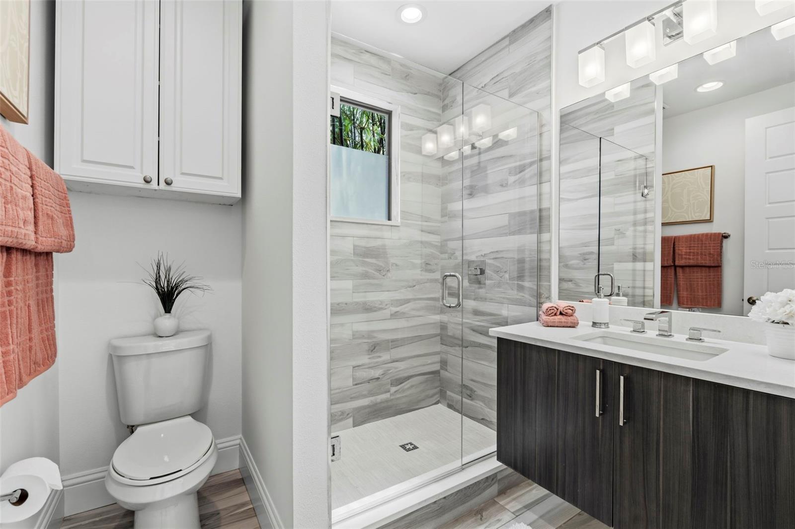 DELMAR TWNHMS - Residential
