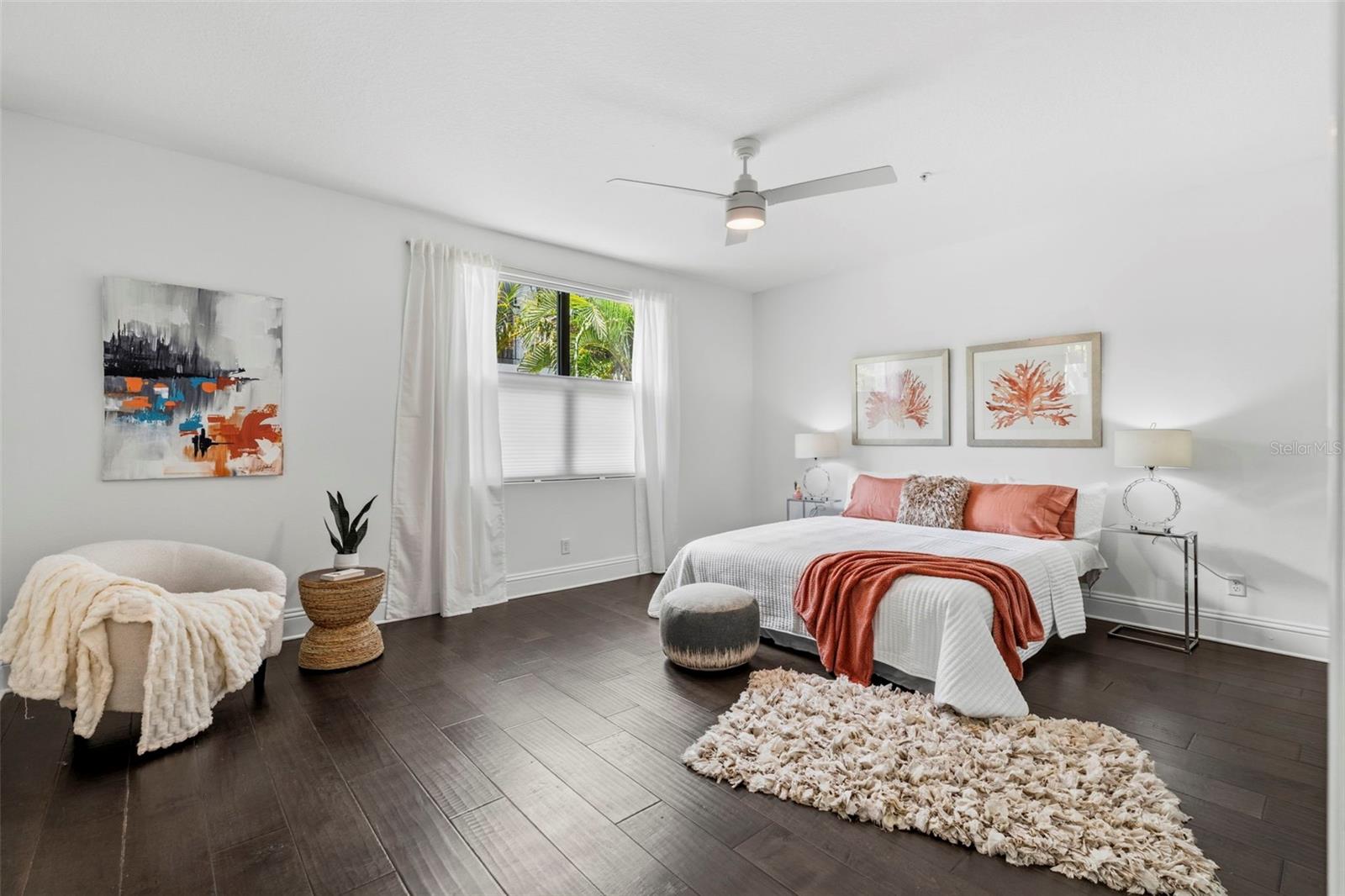 DELMAR TWNHMS - Residential