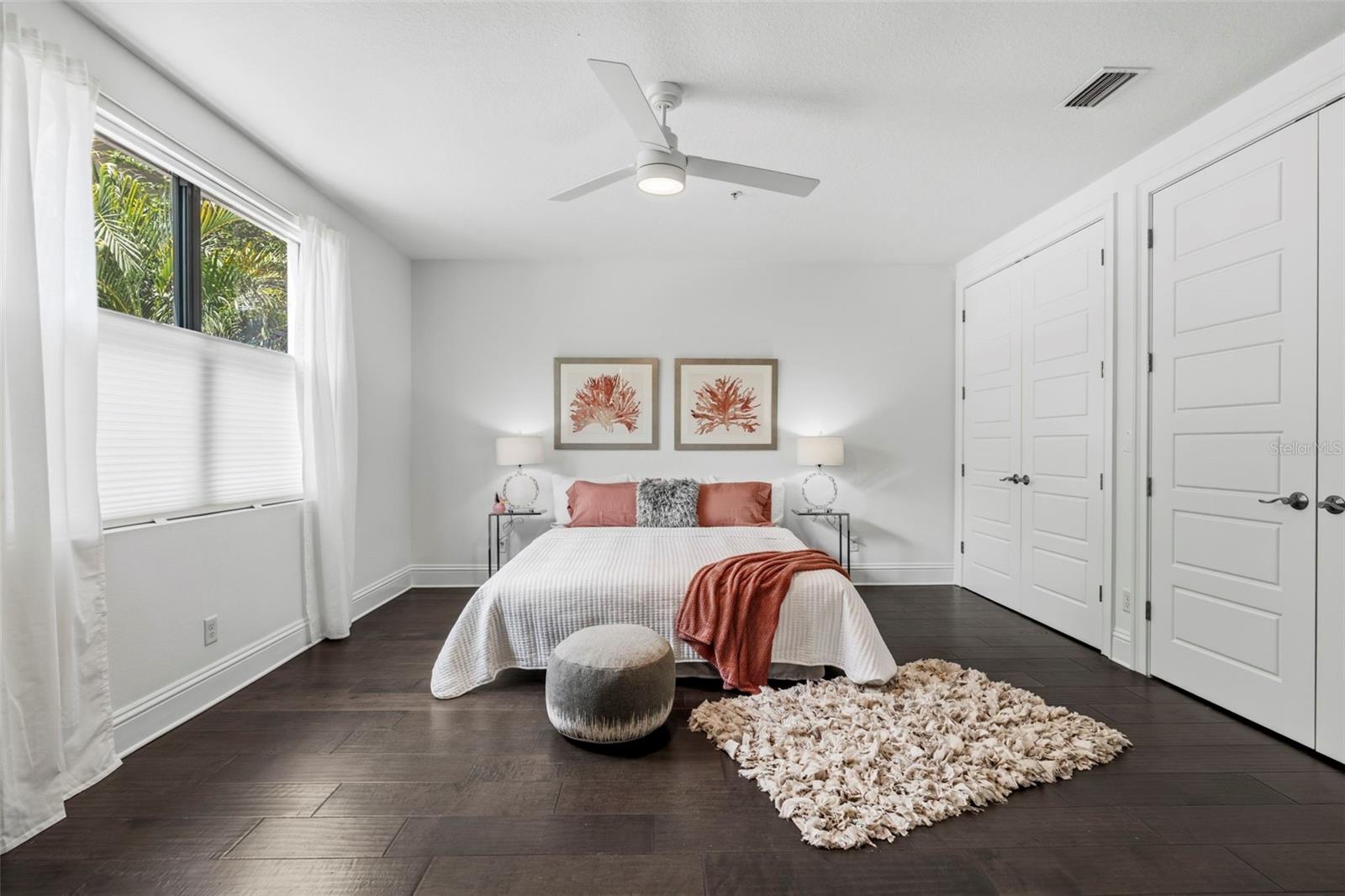 DELMAR TWNHMS - Residential