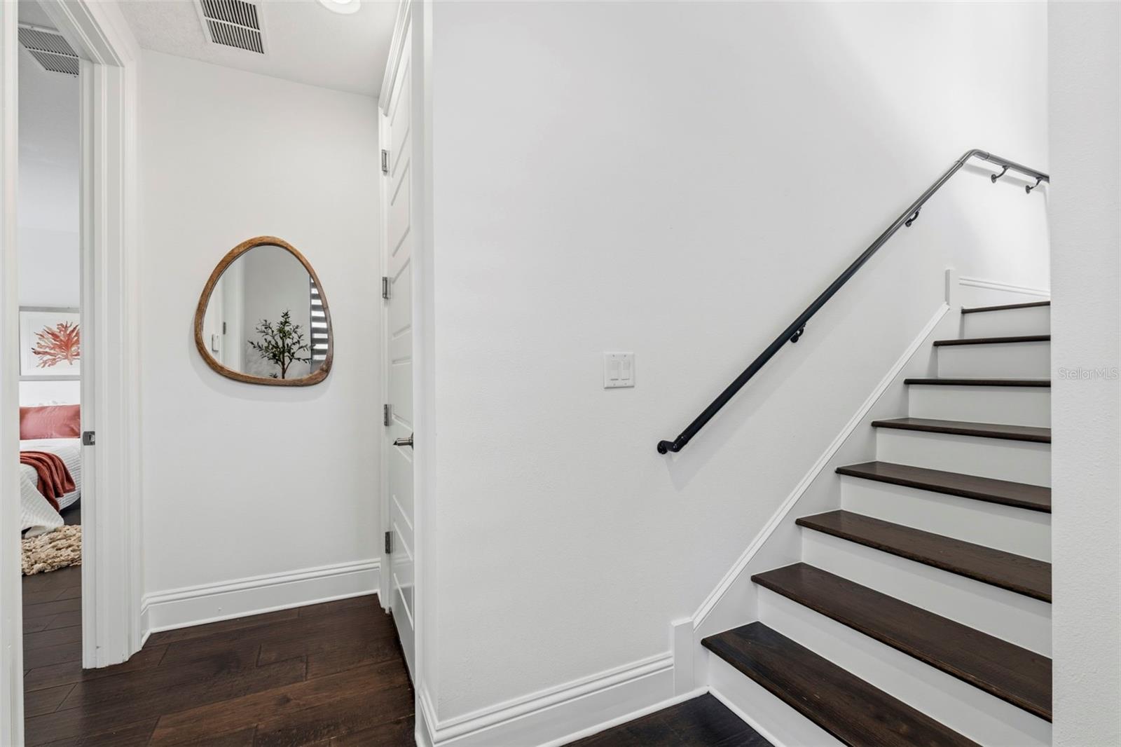 DELMAR TWNHMS - Residential