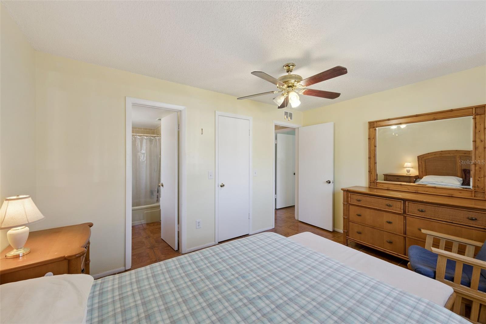 SIGNAL HILL - Residential