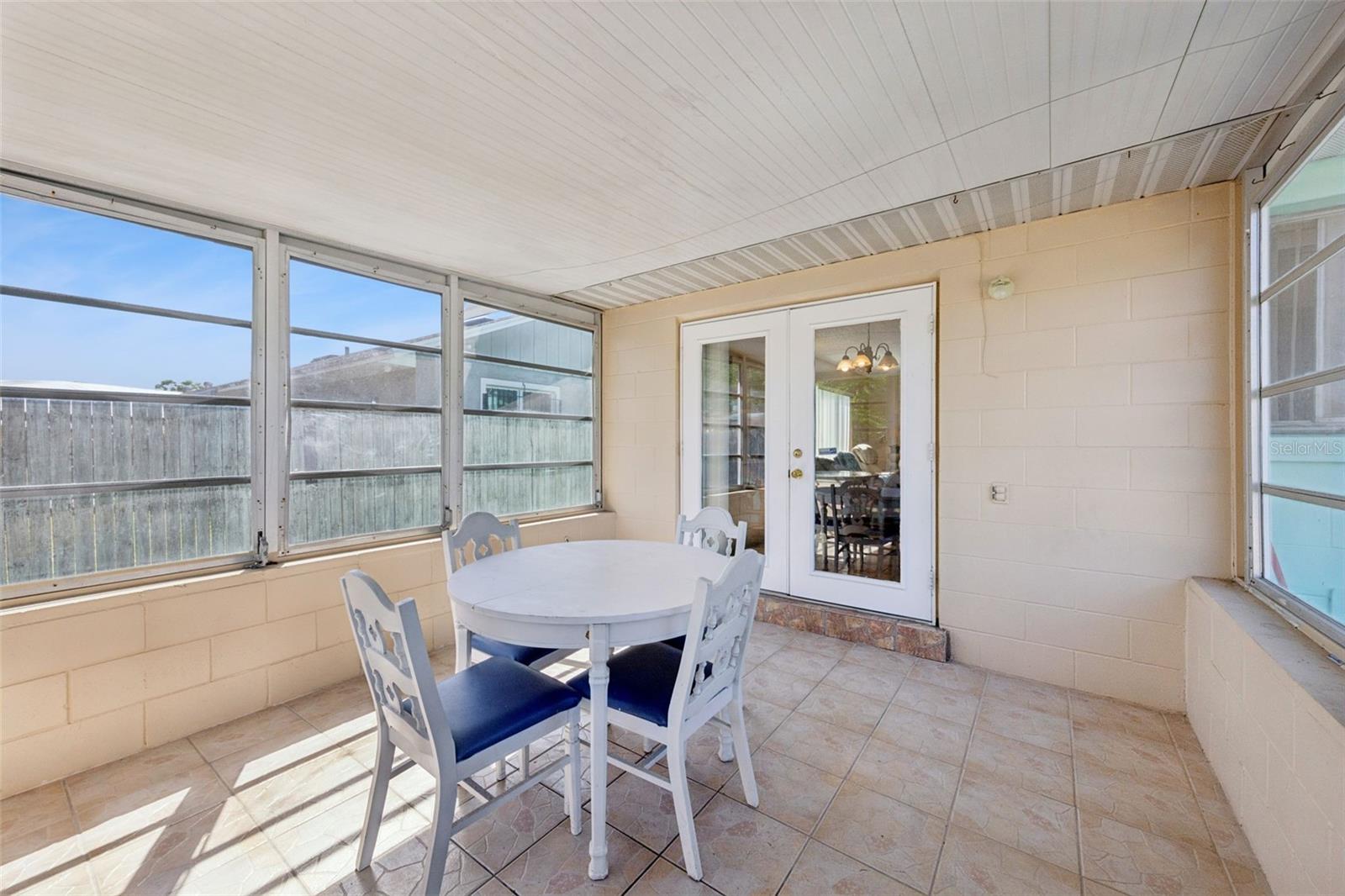 SIGNAL HILL - Residential