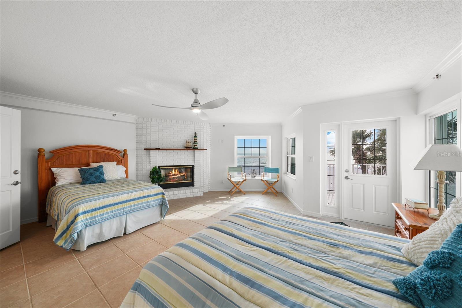 SUNSET REEF - Residential