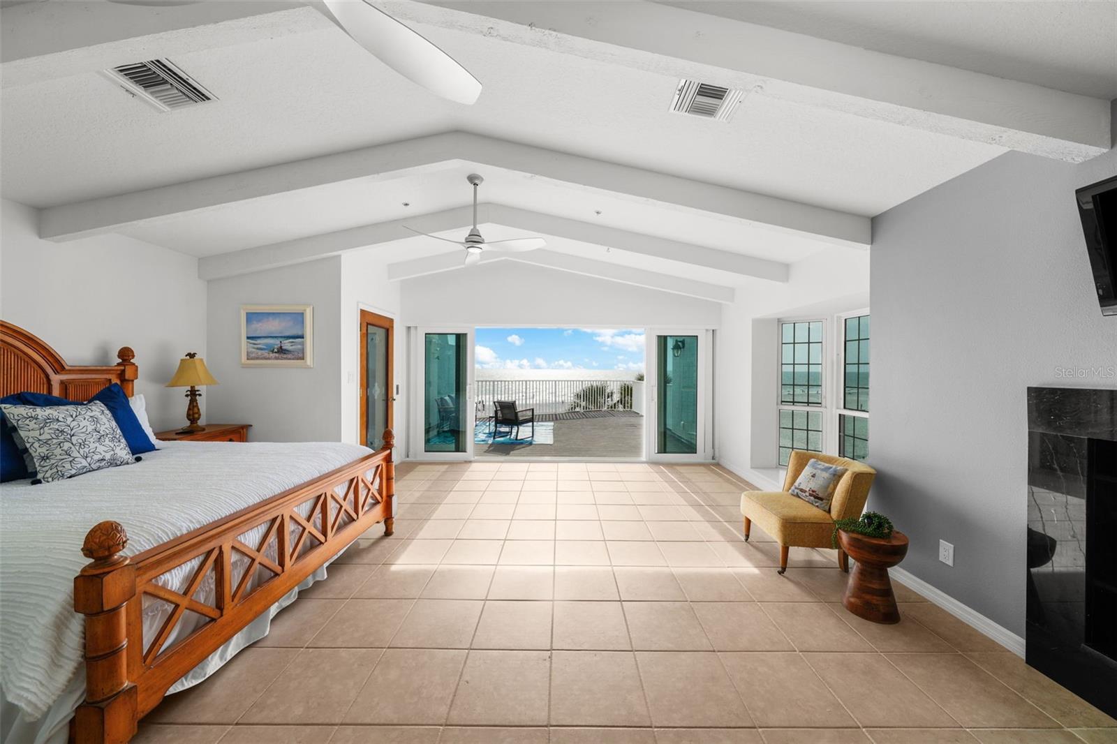 SUNSET REEF - Residential