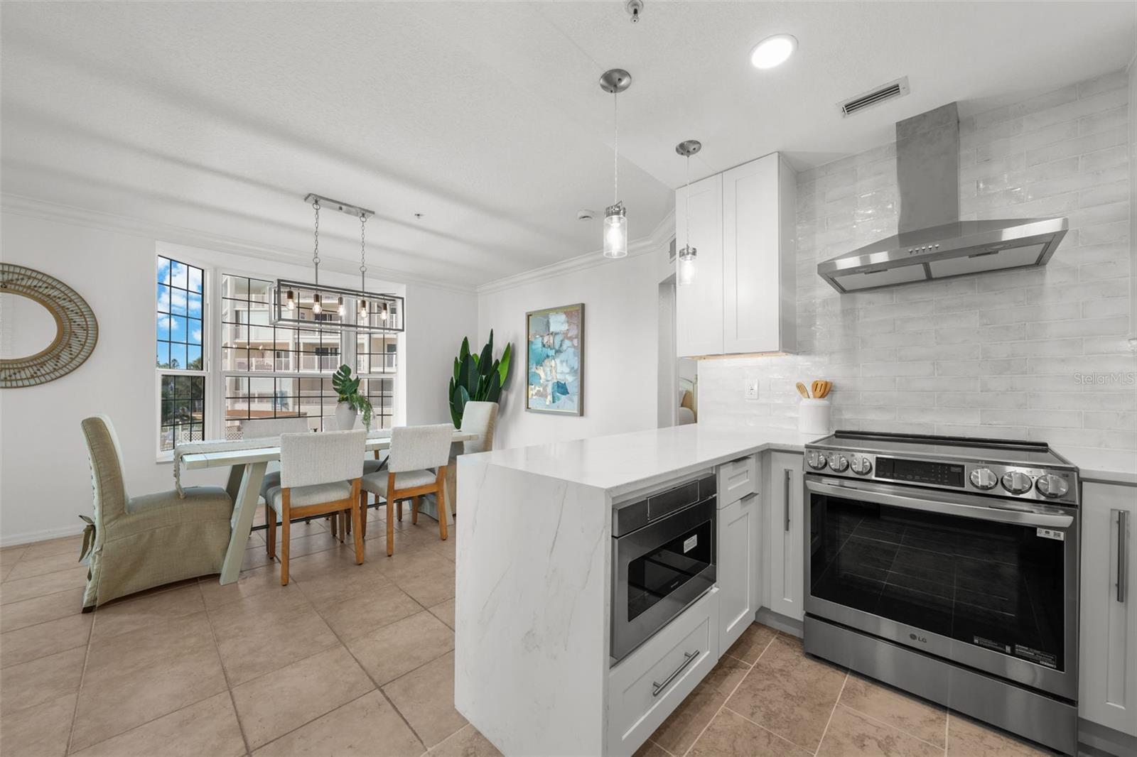 SUNSET REEF - Residential