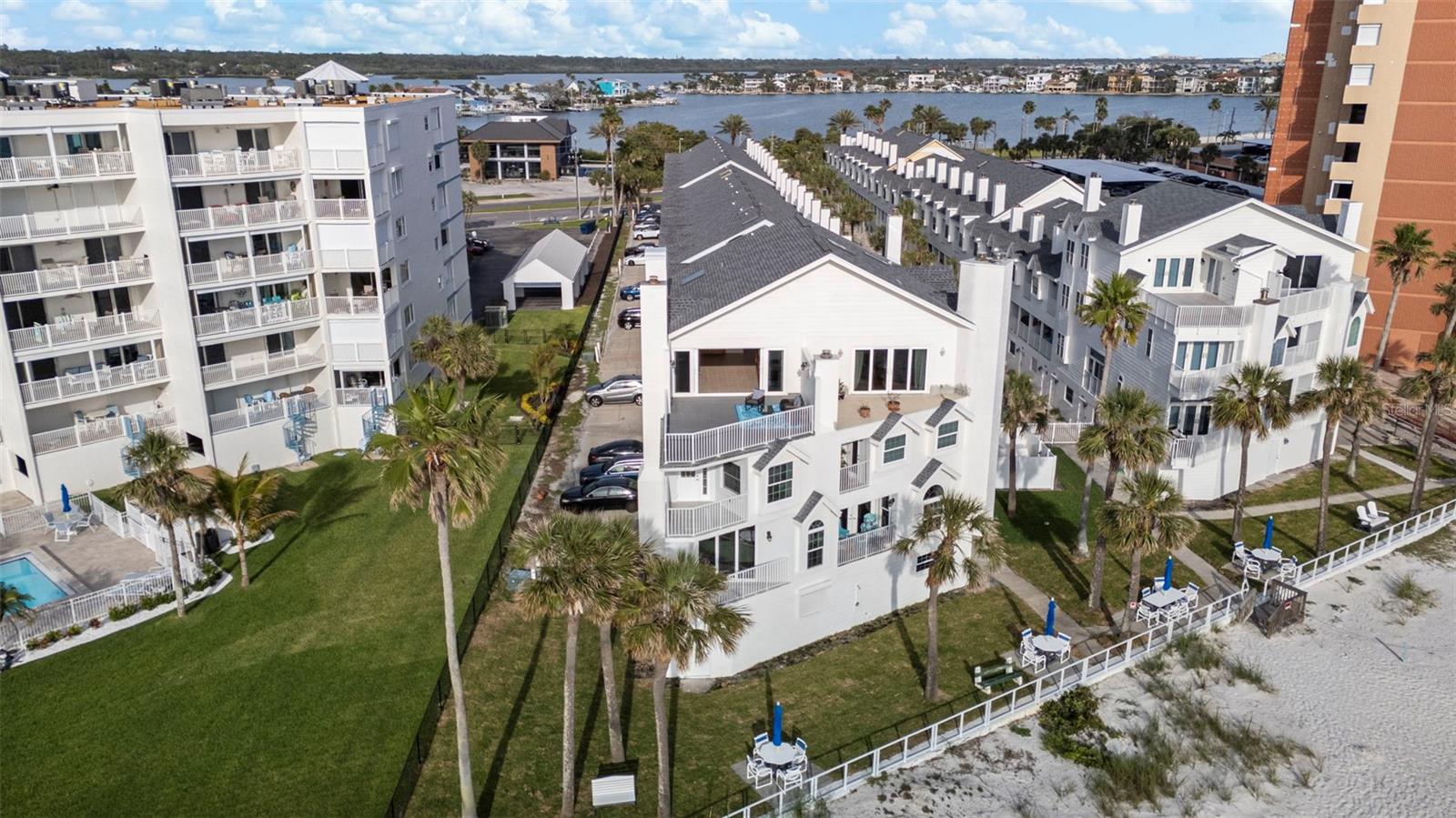 SUNSET REEF - Residential