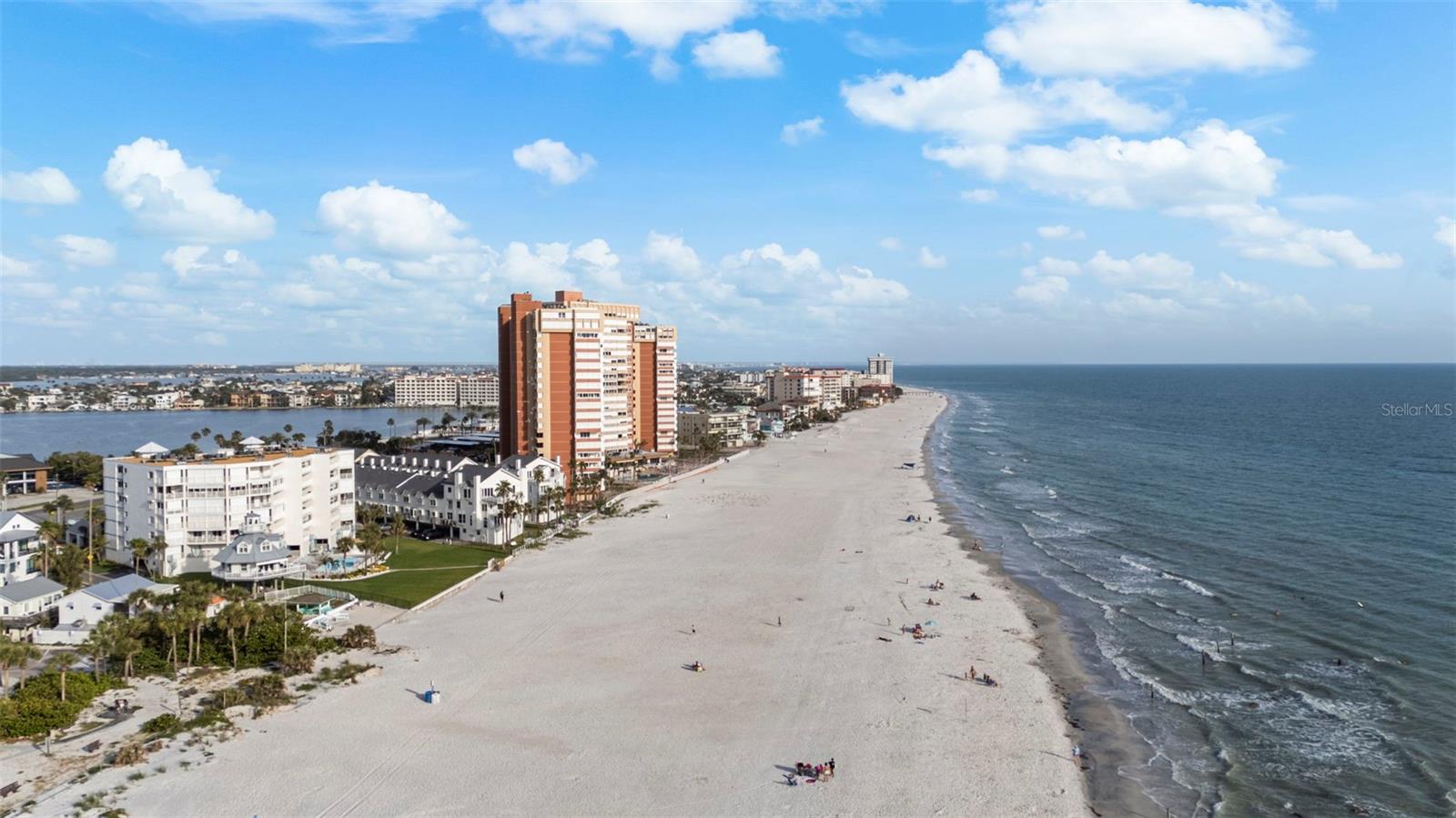 SUNSET REEF - Residential