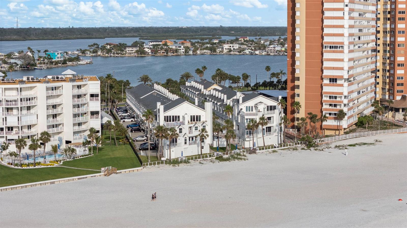 SUNSET REEF - Residential