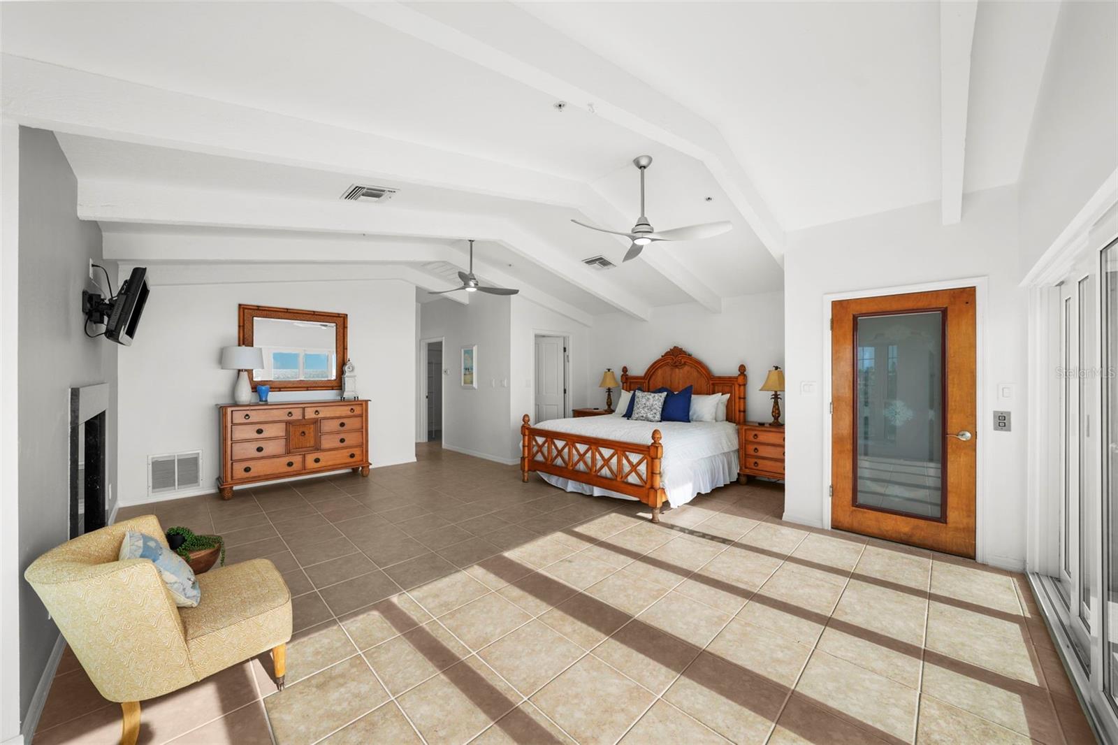 SUNSET REEF - Residential