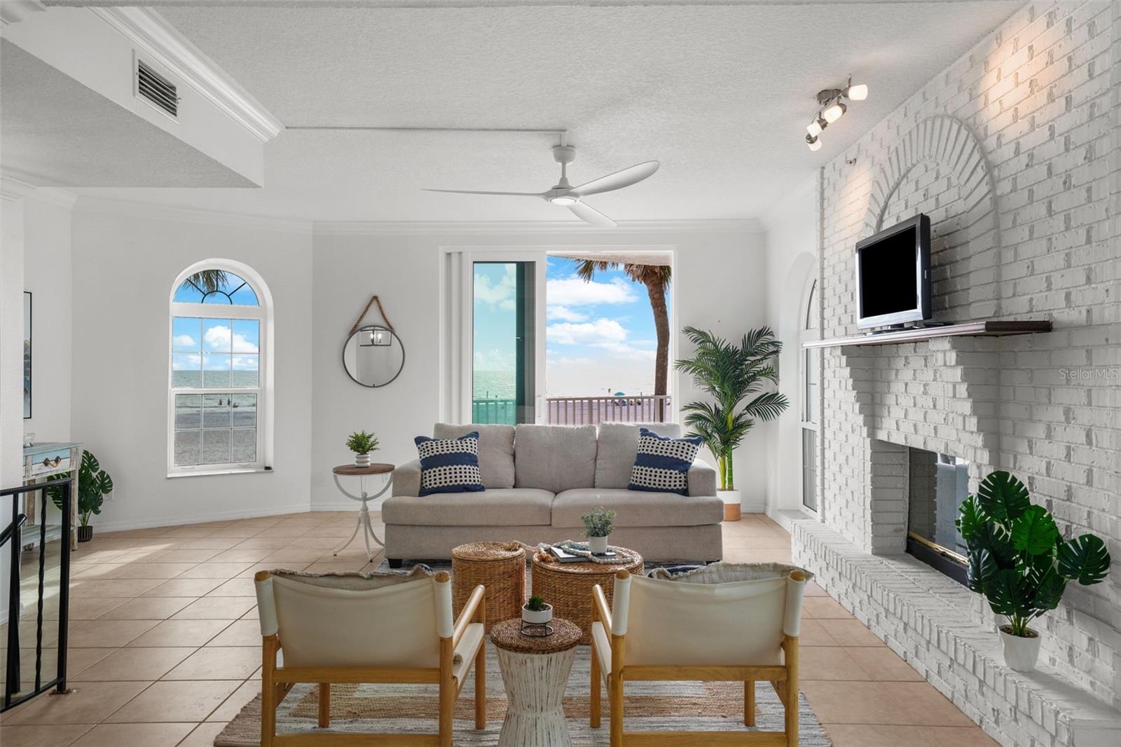 SUNSET REEF - Residential