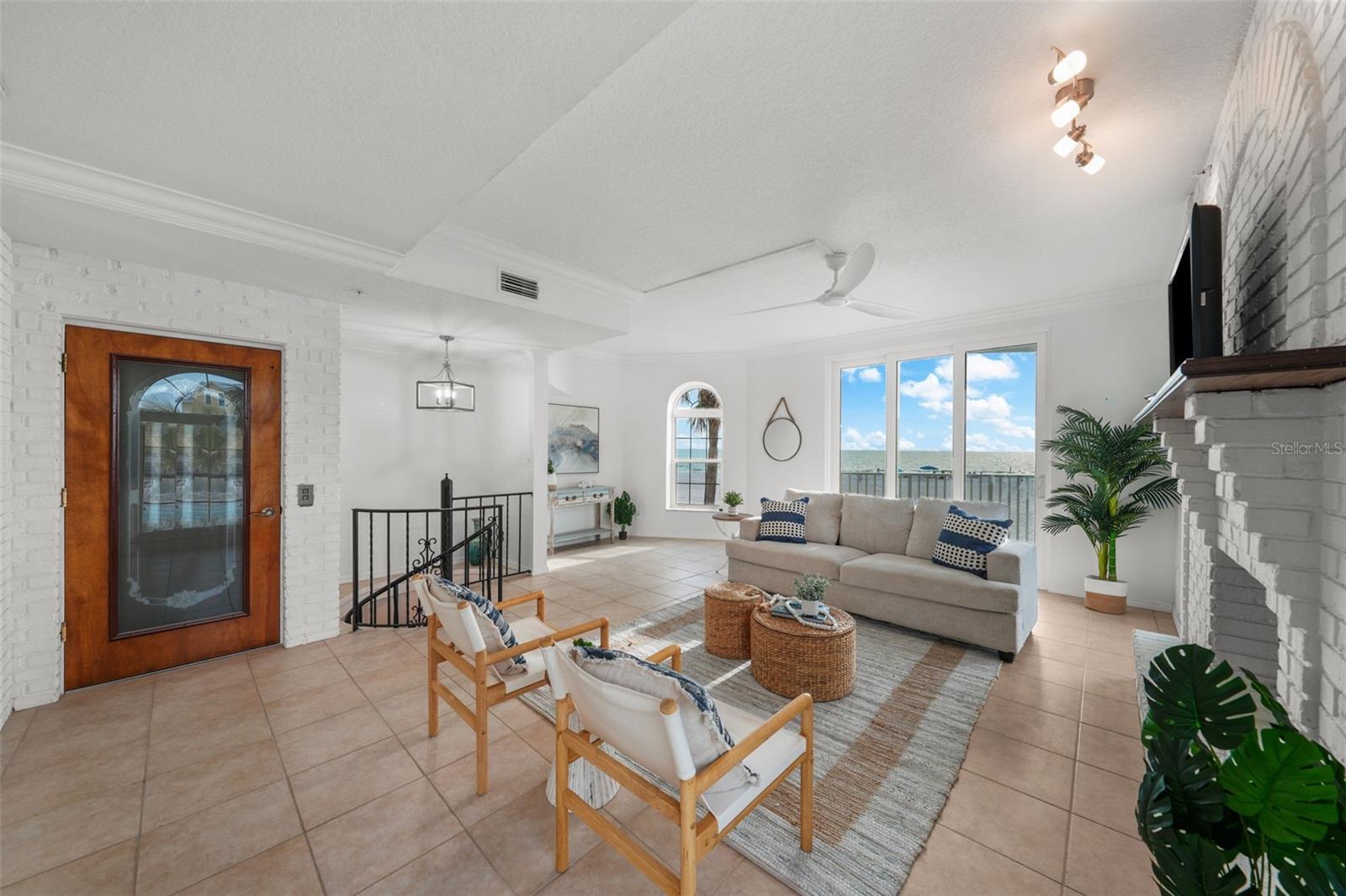 SUNSET REEF - Residential