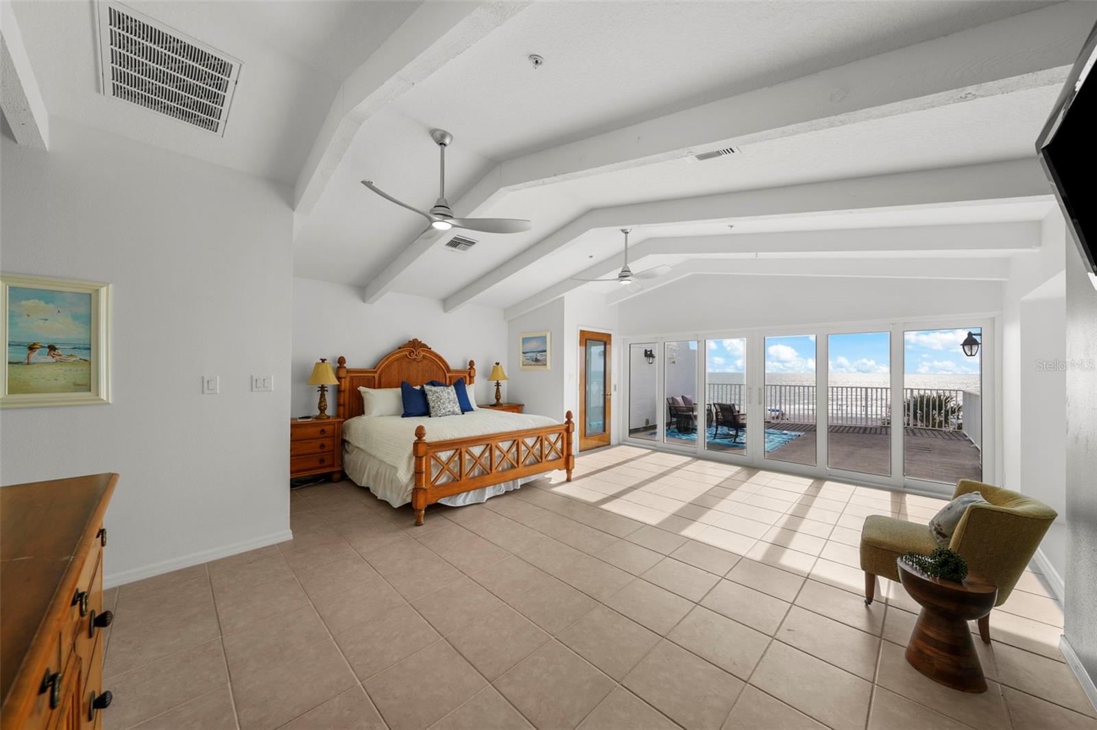 SUNSET REEF - Residential