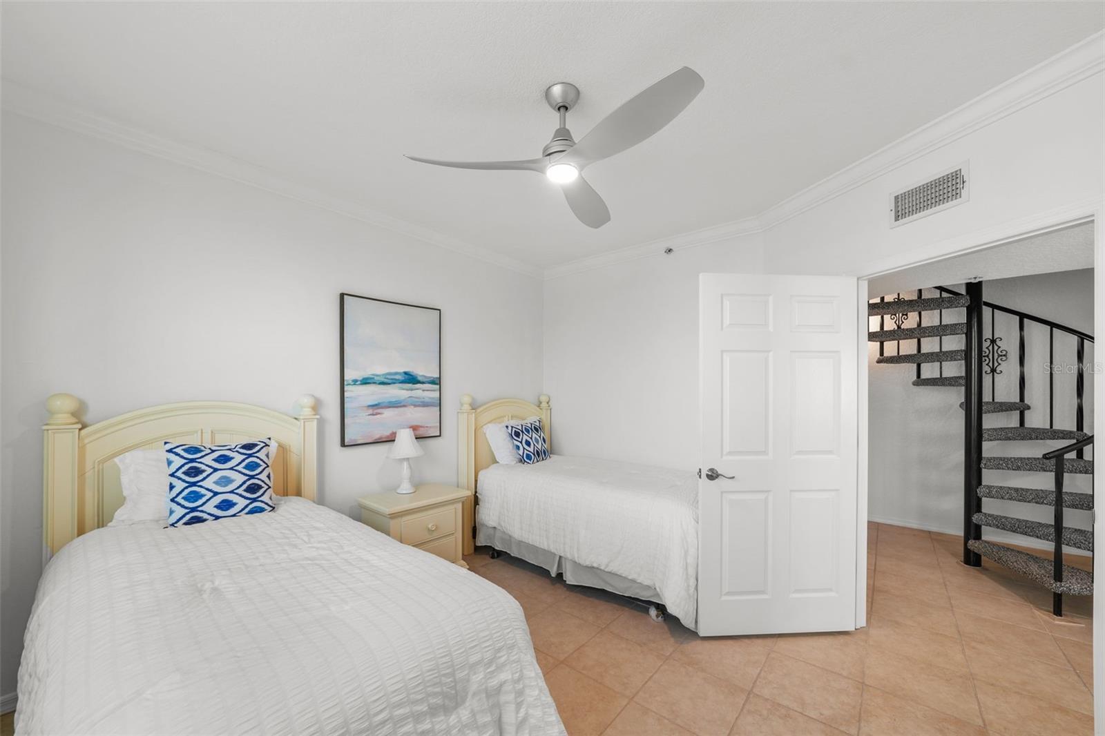 SUNSET REEF - Residential