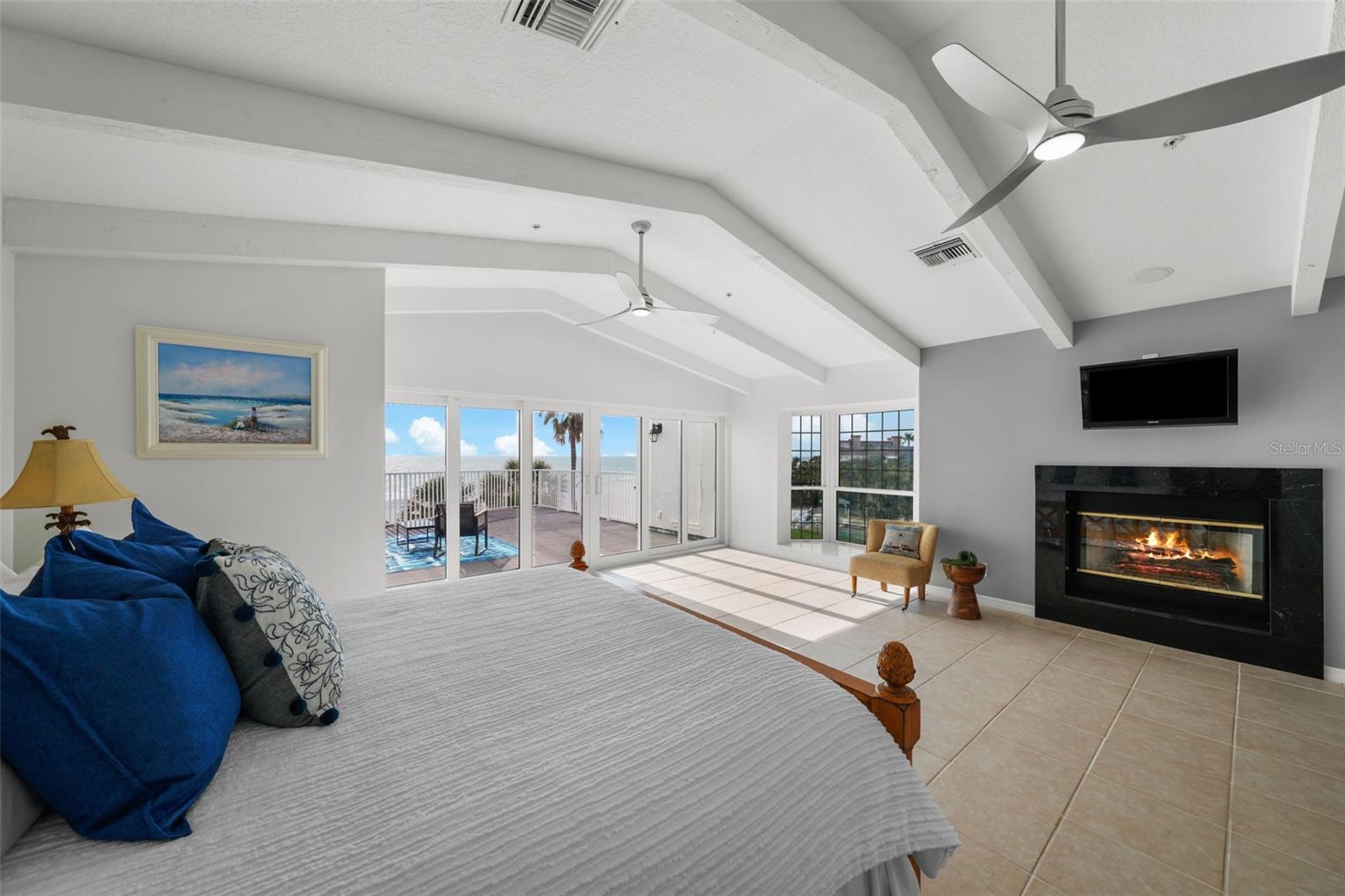 SUNSET REEF - Residential