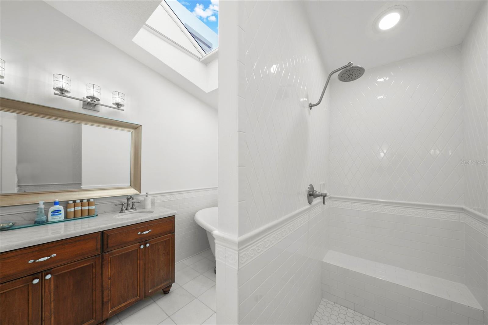 SUNSET REEF - Residential