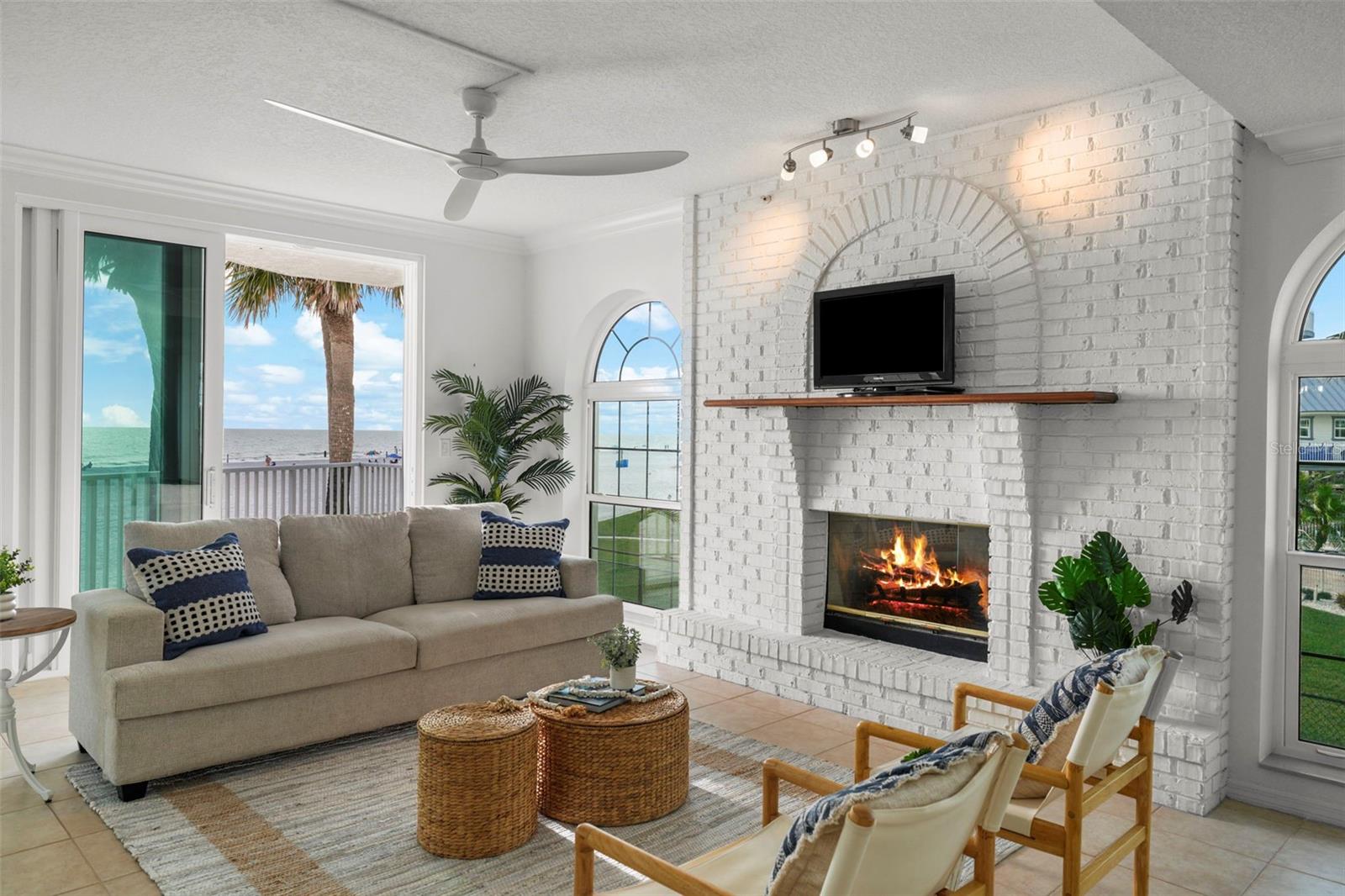 SUNSET REEF - Residential