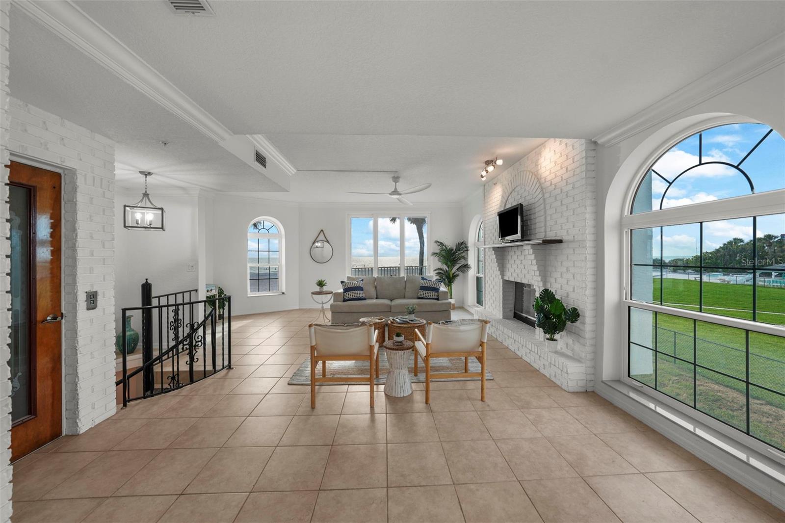 SUNSET REEF - Residential