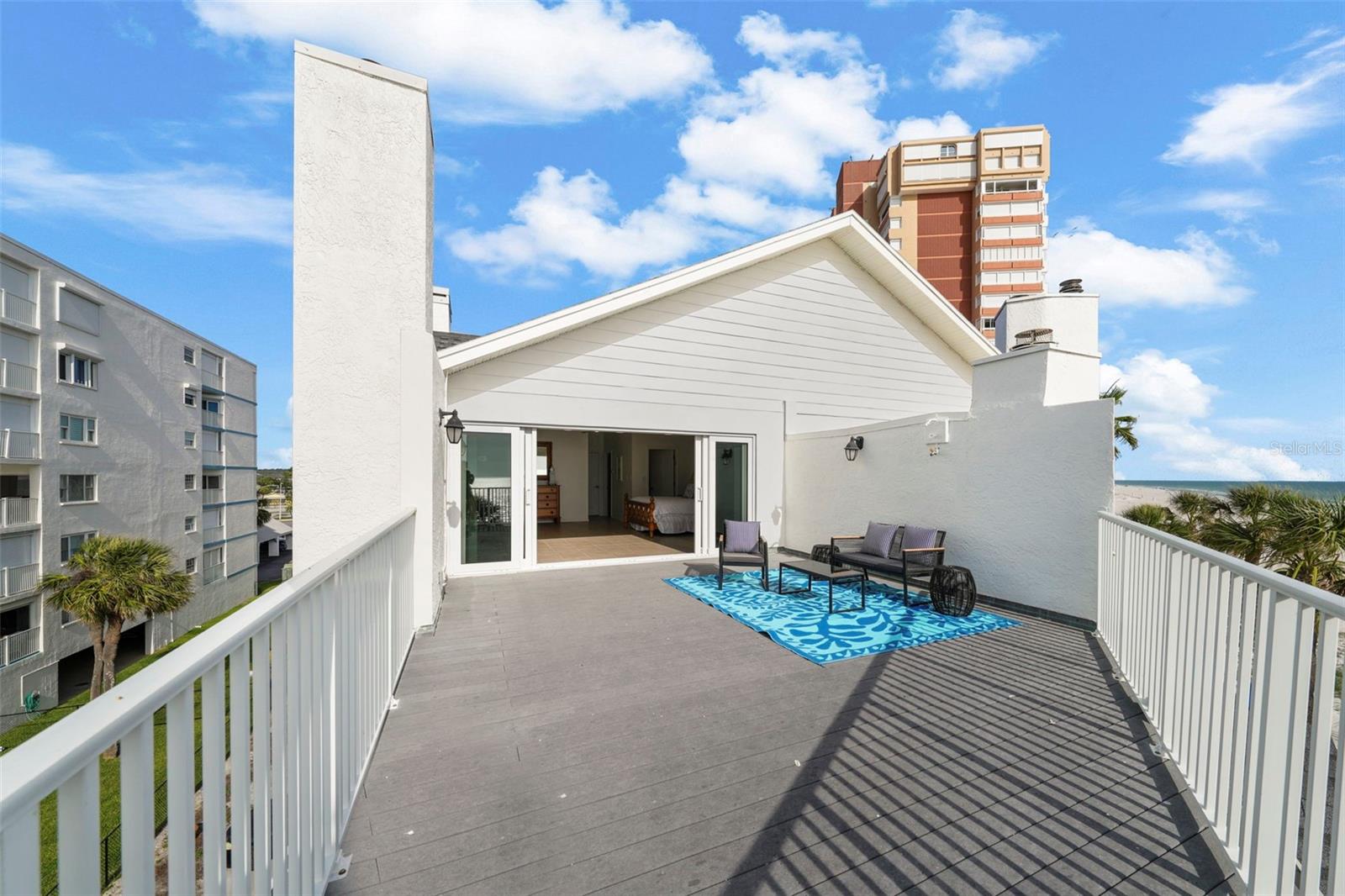 SUNSET REEF - Residential