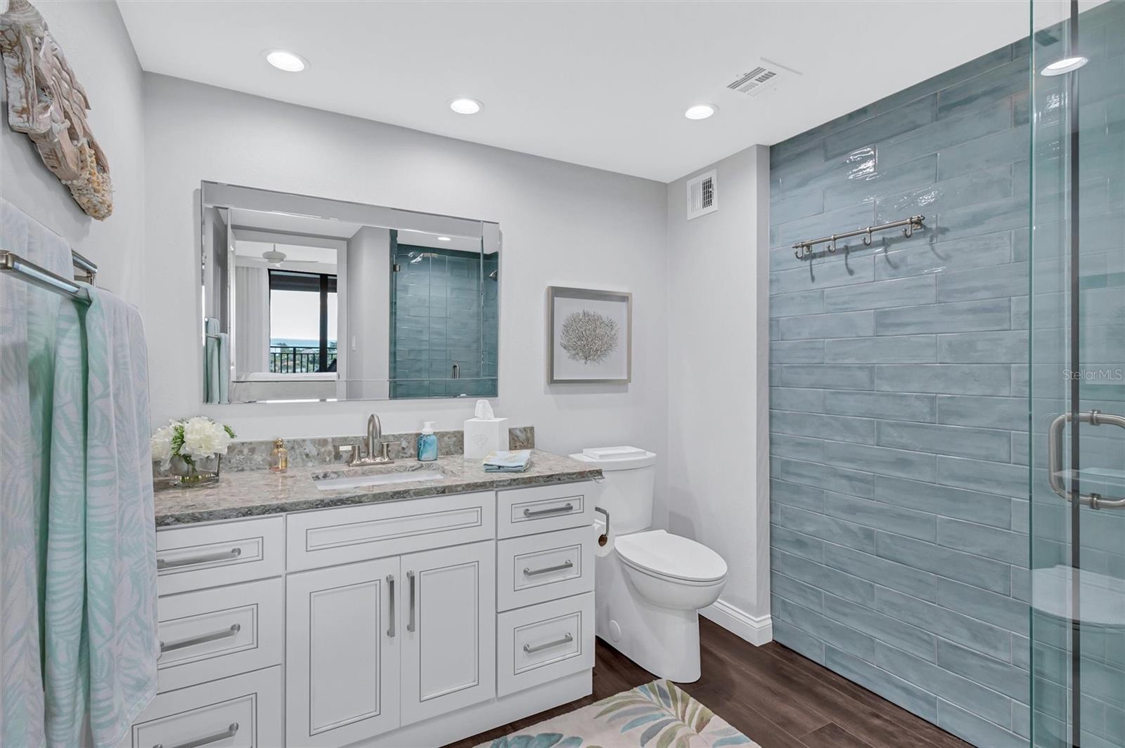 SIESTA TOWERS - Residential