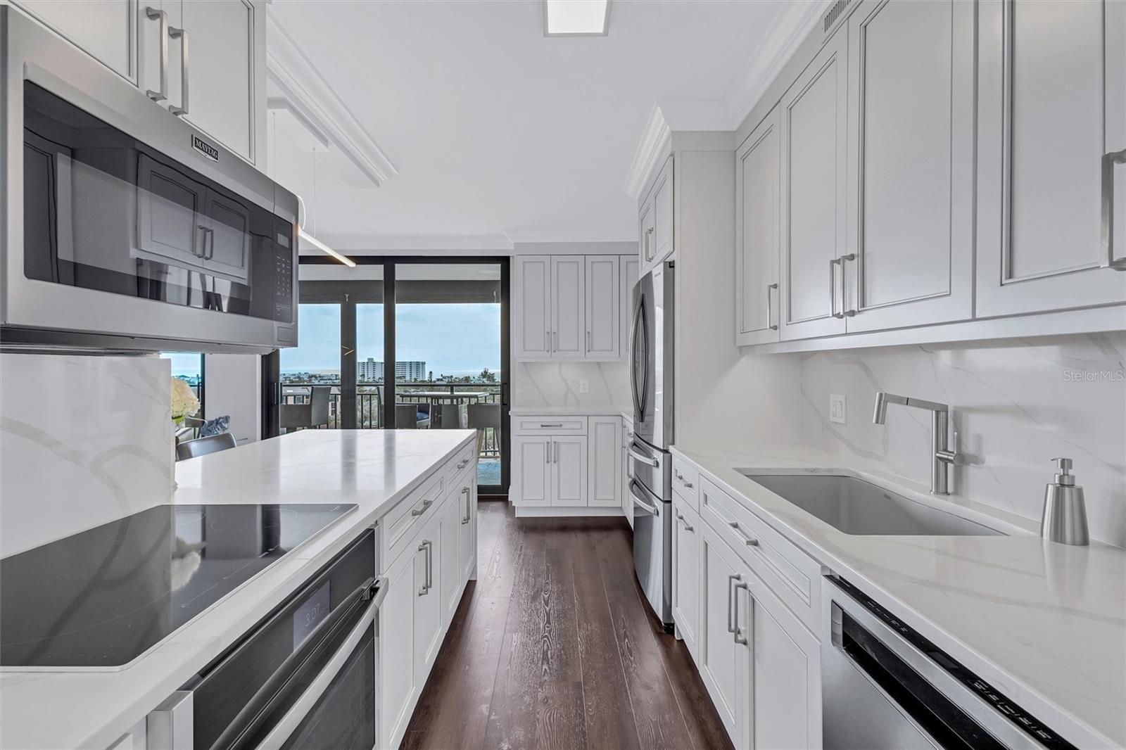 SIESTA TOWERS - Residential