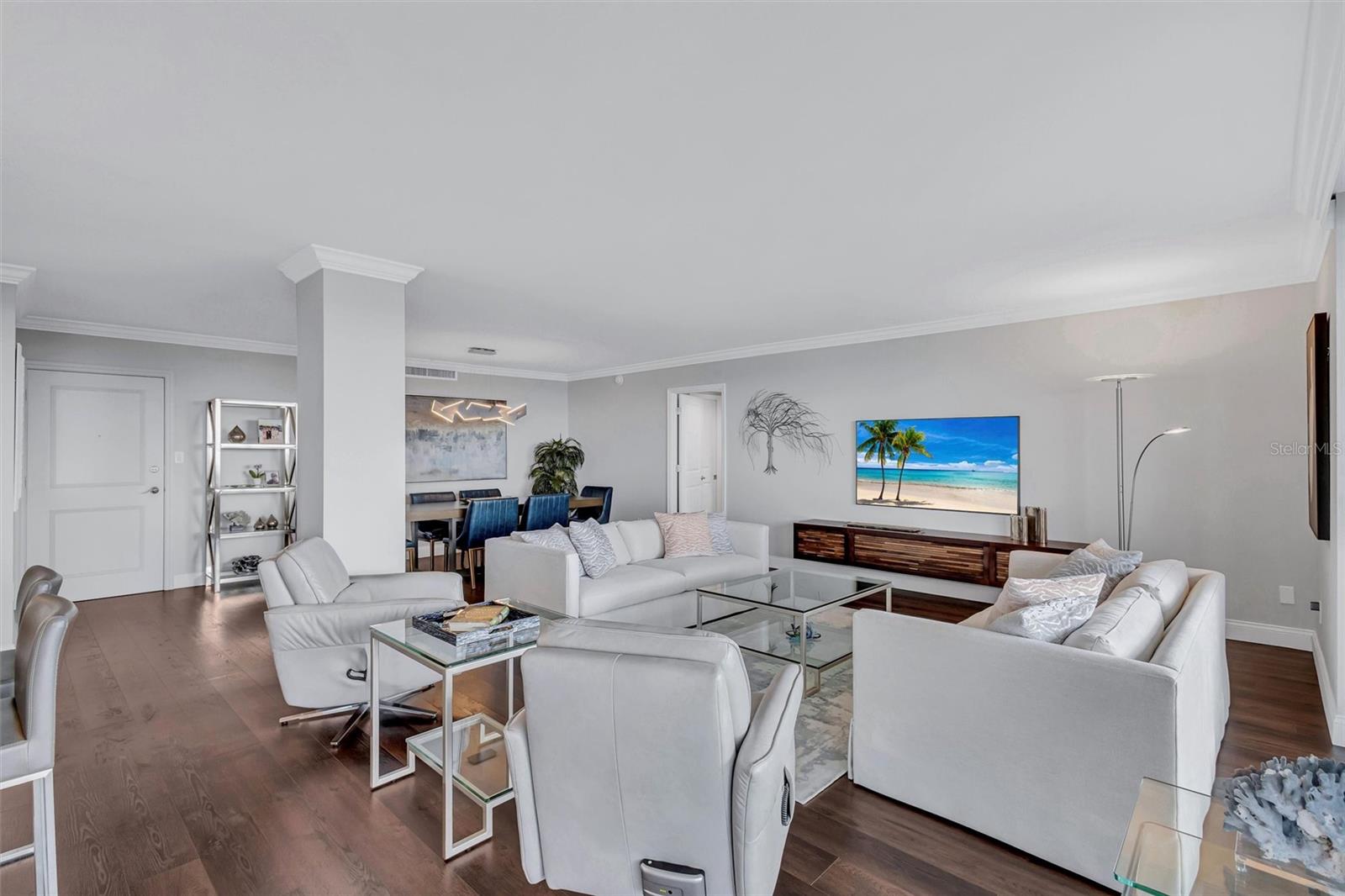 SIESTA TOWERS - Residential